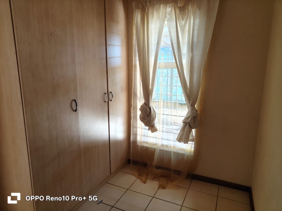 To Let 2 Bedroom Property for Rent in Promosa North West